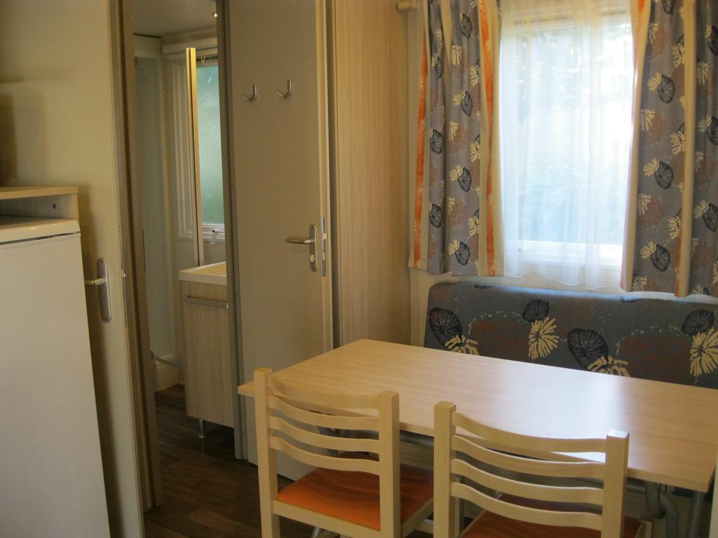 Camping Le Rebau Montblanc Exterior foto