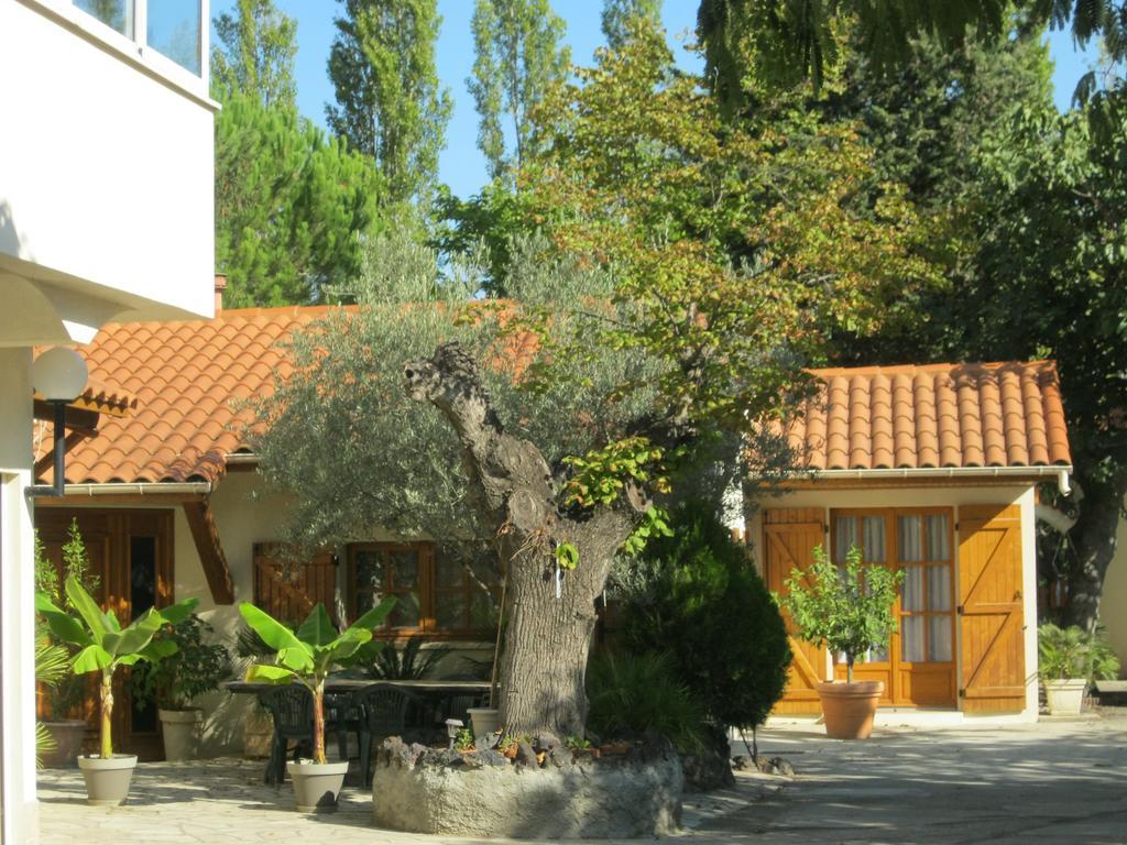 Camping Le Rebau Montblanc Exterior foto